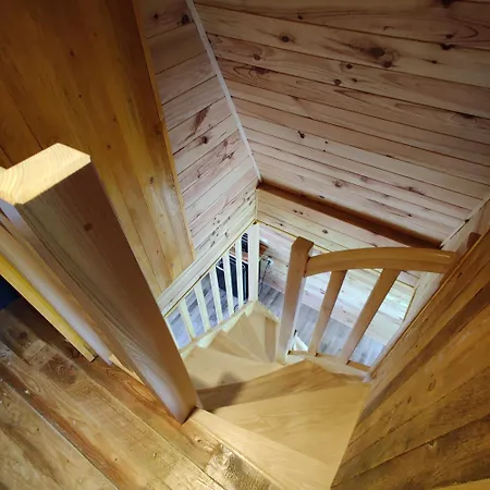 Tipi Dakota Des Monteaux *