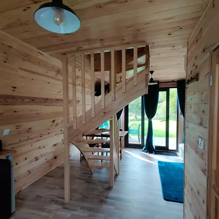 Tipi Dakota Des Monteaux *